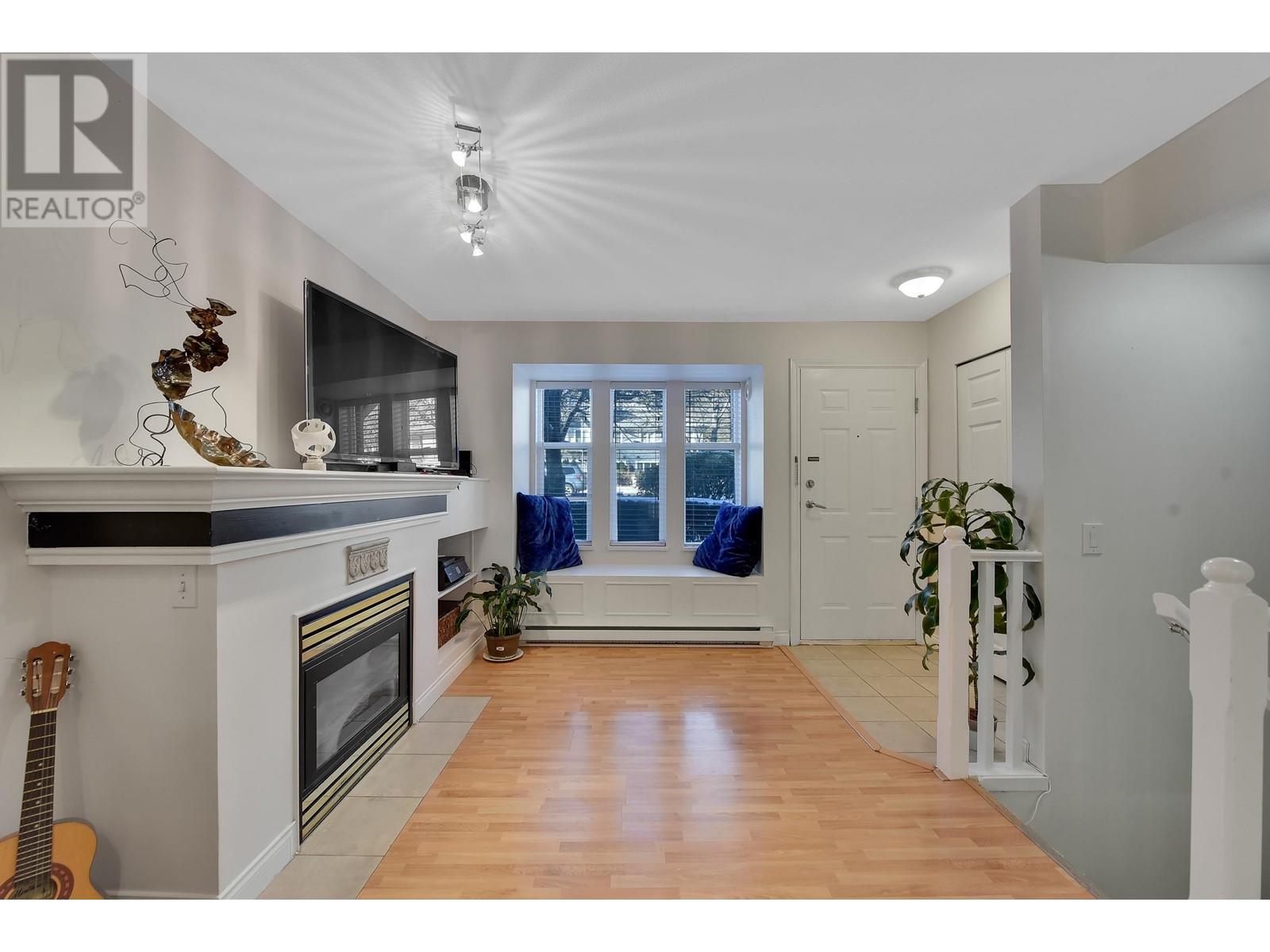 8 7238 18th Avenue, Burnaby, British Columbia  V3N 1H3 - Photo 6 - R2966819