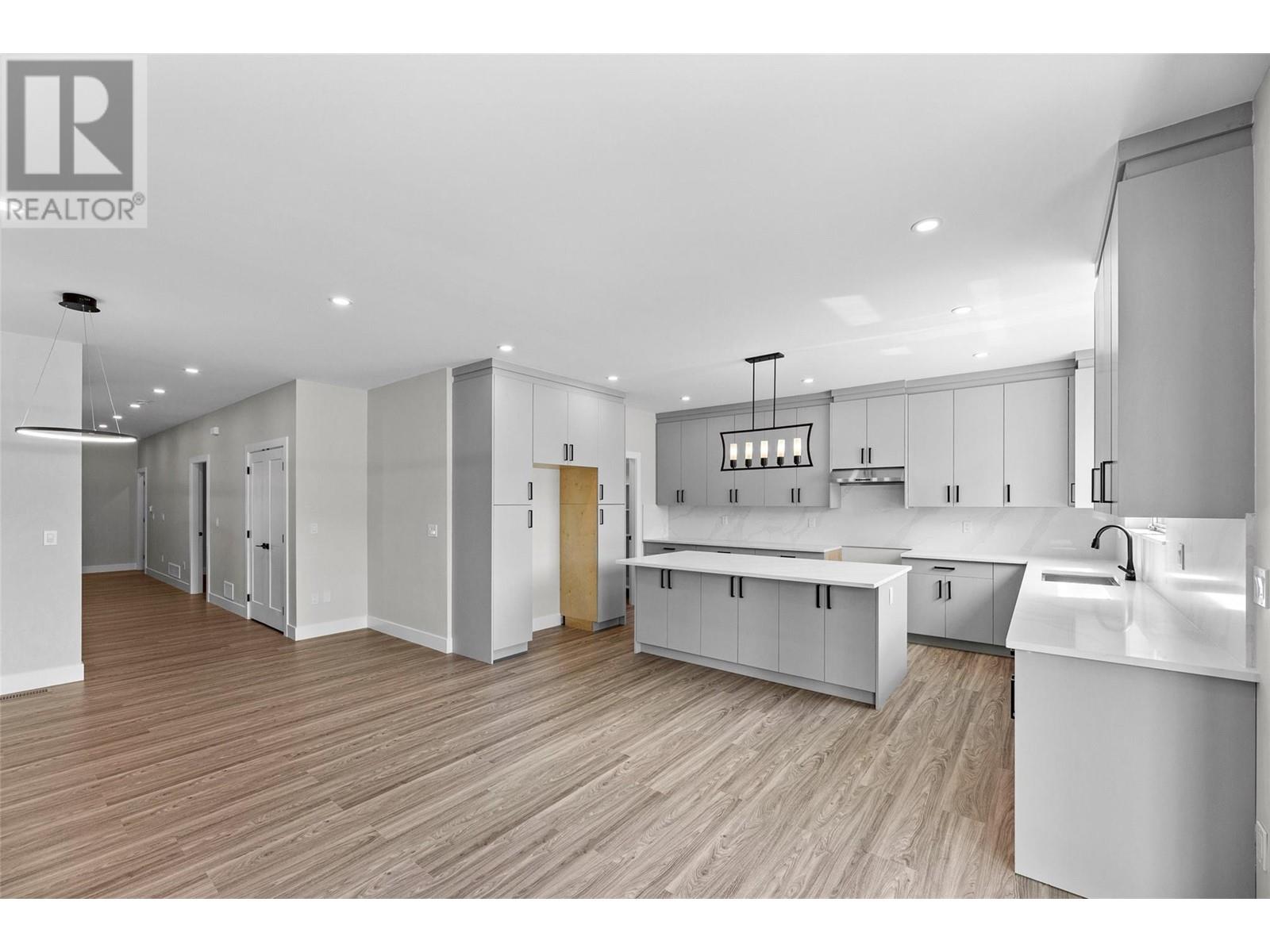 Property at 1795 Viewpoint Drive image 2