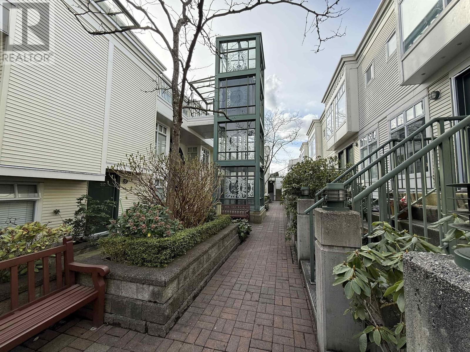 212 3727 W 10th Avenue, Vancouver, British Columbia  V6R 2G5 - Photo 14 - R2979413