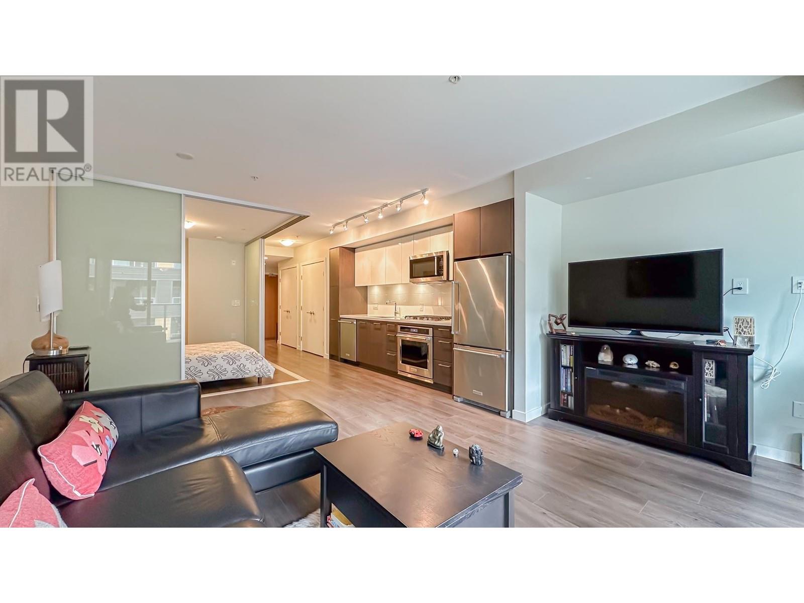 503 384 E 1st Avenue, Vancouver, British Columbia  V5T 0G5 - Photo 1 - R2979365