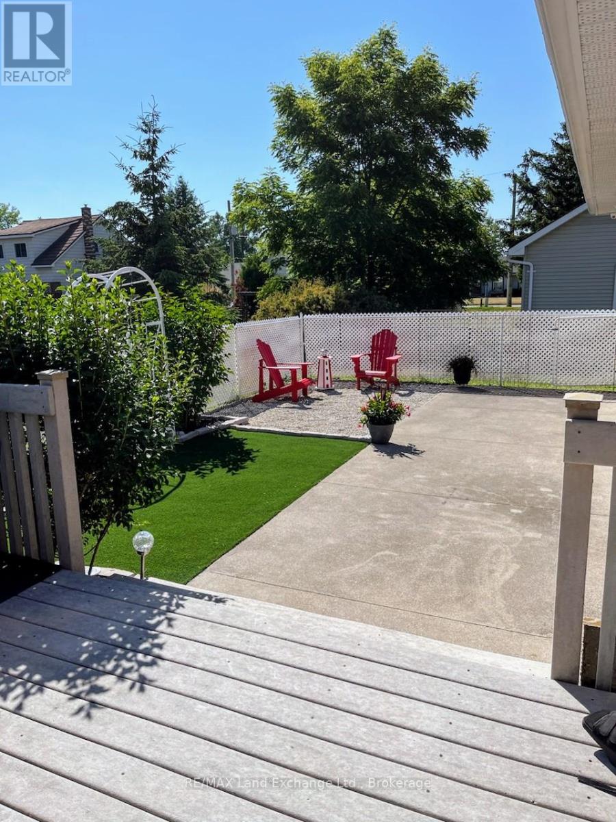 262 Gordon Street, Kincardine, Ontario  N2Z 2H5 - Photo 10 - X12027708