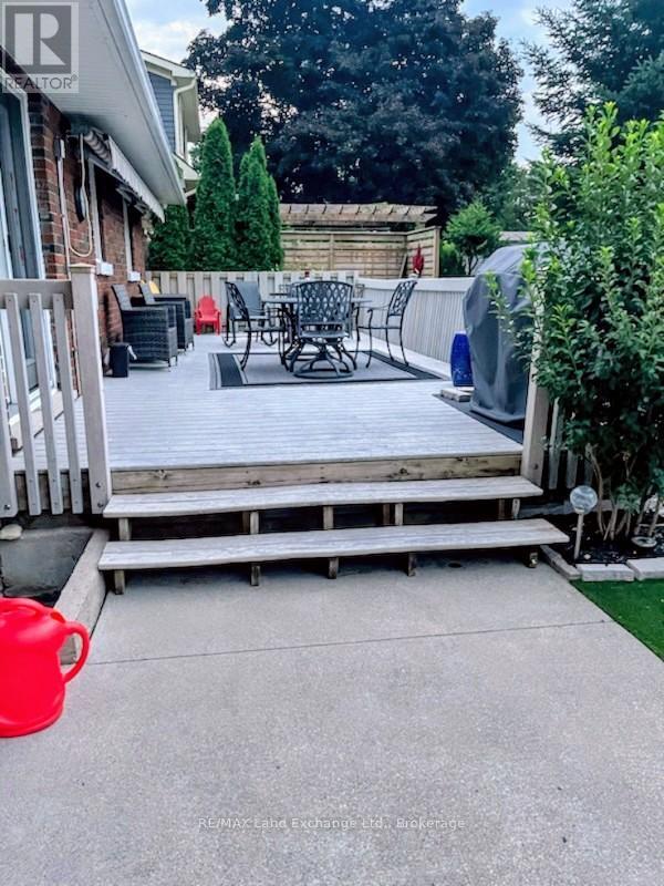 262 Gordon Street, Kincardine, Ontario  N2Z 2H5 - Photo 11 - X12027708