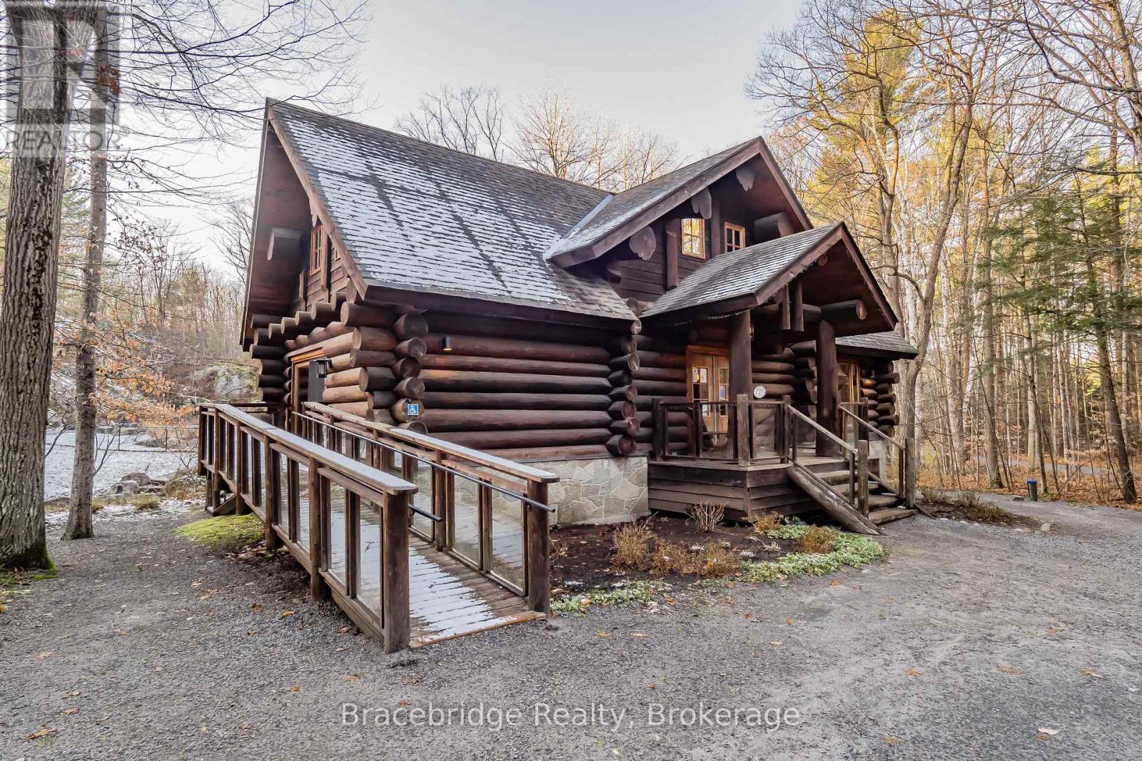 3876 Muskoka Road 118 Road W, Muskoka Lakes, Ontario  P0B 1J0 - Photo 29 - X12027714
