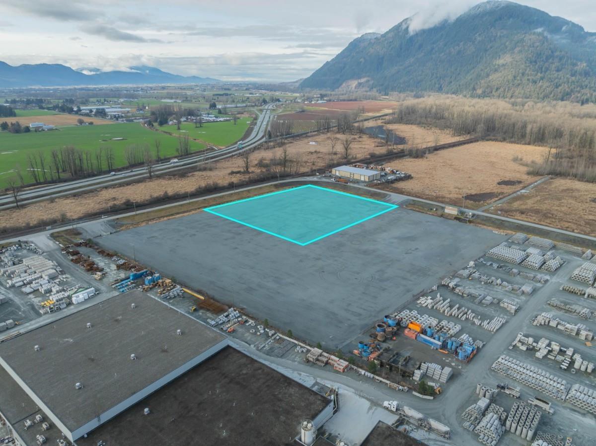 7560 Cannor Road, West Chilliwack, Chilliwack, British Columbia  V2R 5K1 - Photo 3 - C8067571