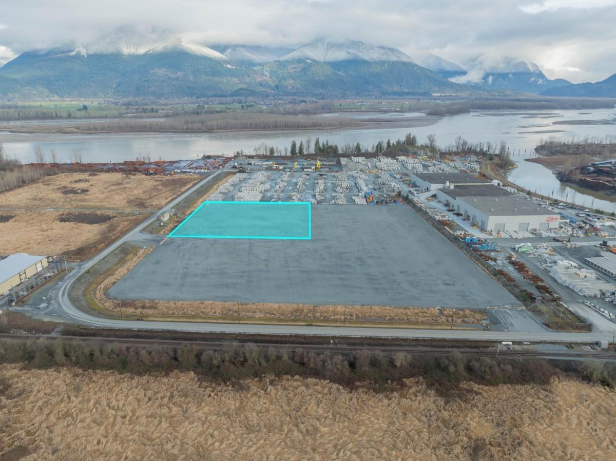 7652 Cannor Road, West Chilliwack, Chilliwack, British Columbia  V2R 5K1 - Photo 2 - C8067574
