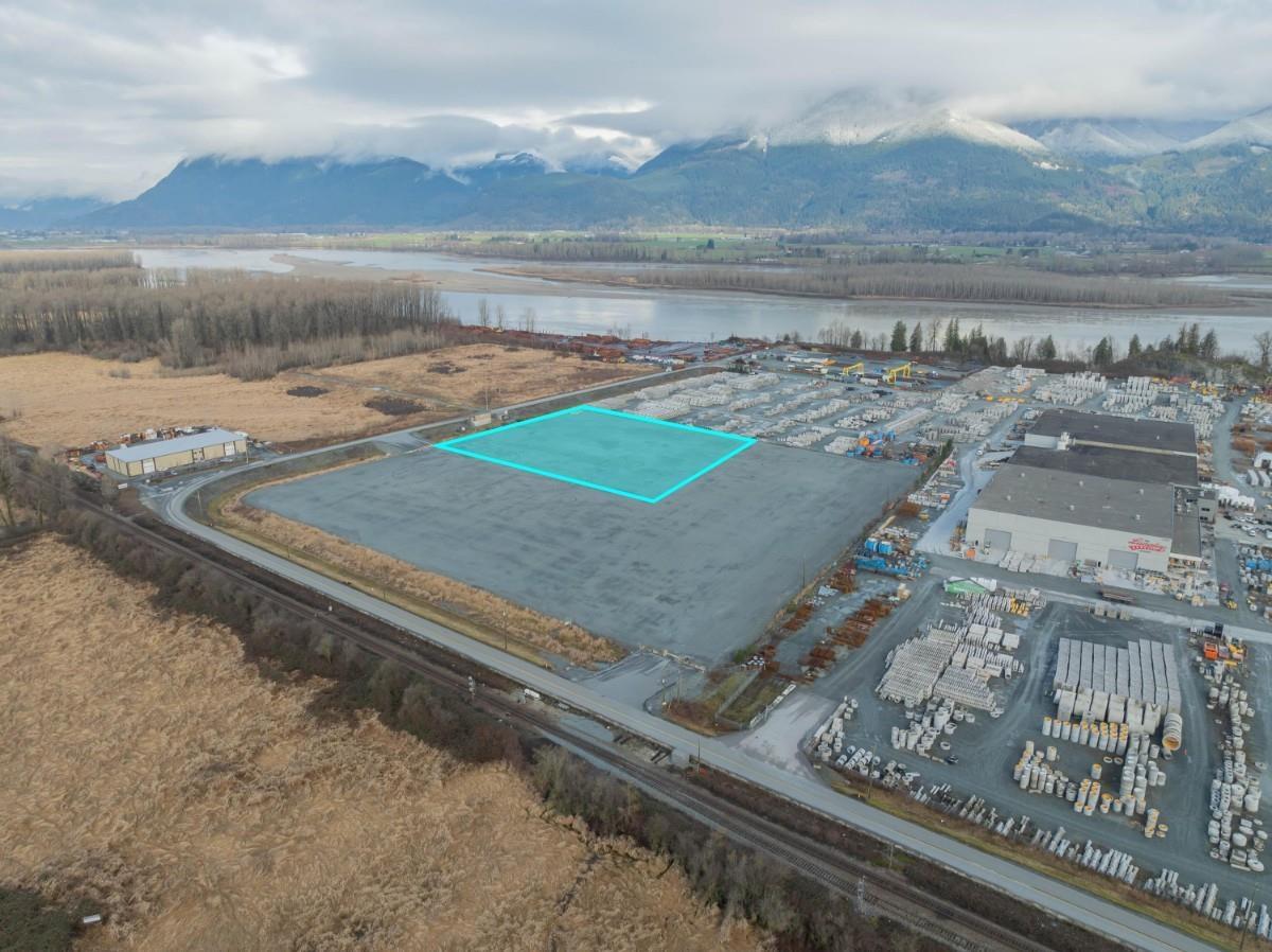 7652 Cannor Road, West Chilliwack, Chilliwack, British Columbia  V2R 5K1 - Photo 3 - C8067574