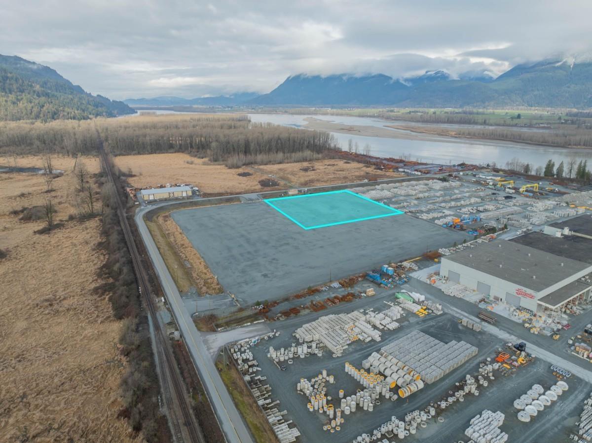 7652 Cannor Road, West Chilliwack, Chilliwack, British Columbia  V2R 5K1 - Photo 4 - C8067574