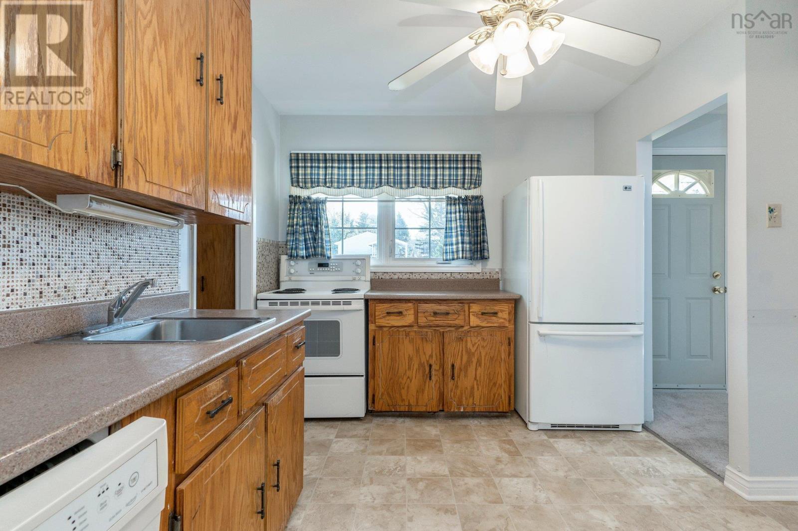 28 Charlottetown Way, Dartmouth, Nova Scotia  B2V 2A7 - Photo 10 - 202505228