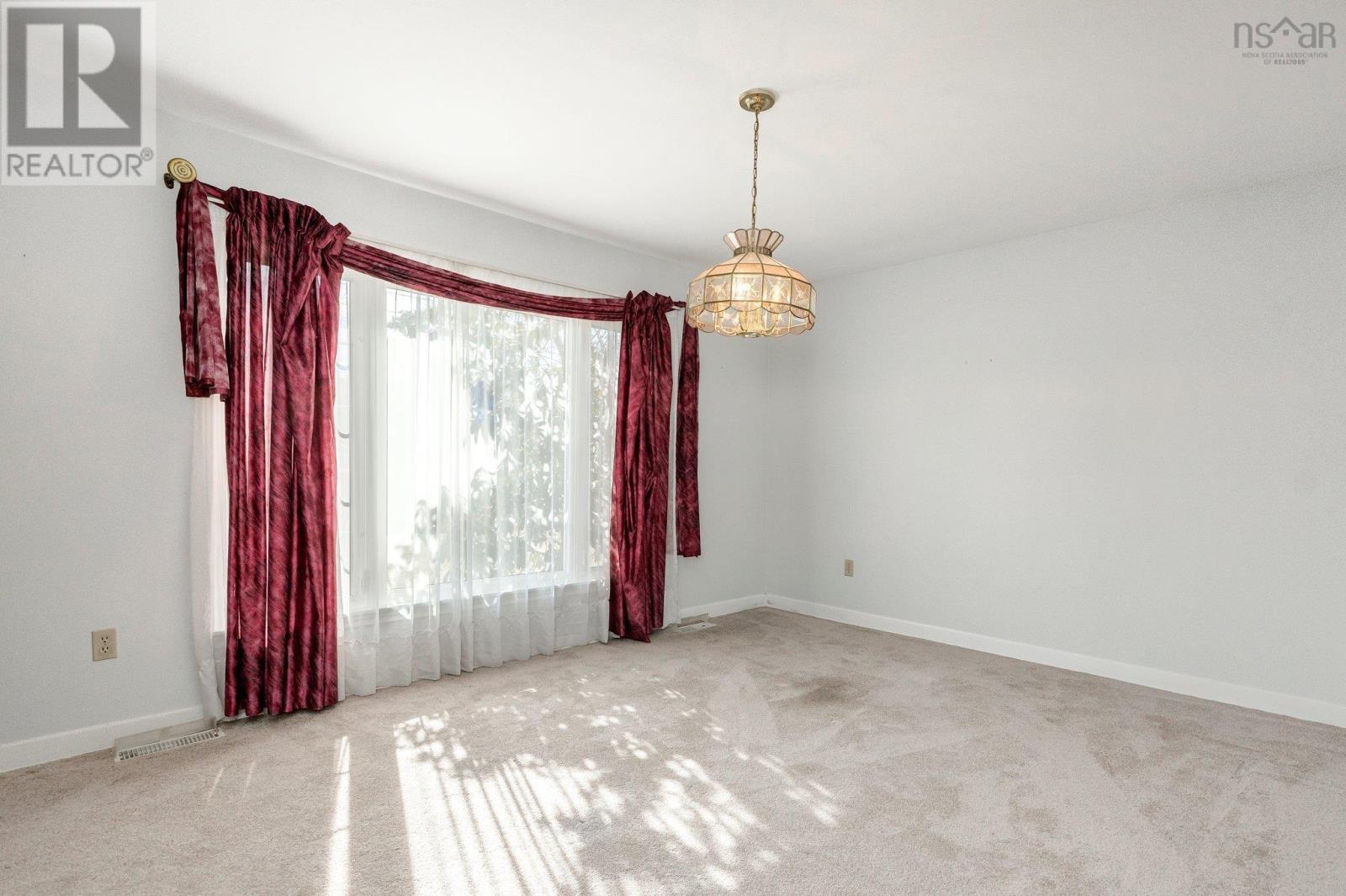 28 Charlottetown Way, Dartmouth, Nova Scotia  B2V 2A7 - Photo 3 - 202505228