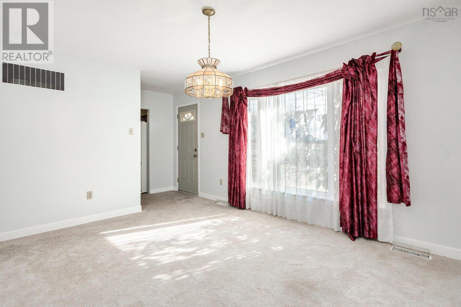 28 Charlottetown Way, Dartmouth, Nova Scotia  B2V 2A7 - Photo 4 - 202505228