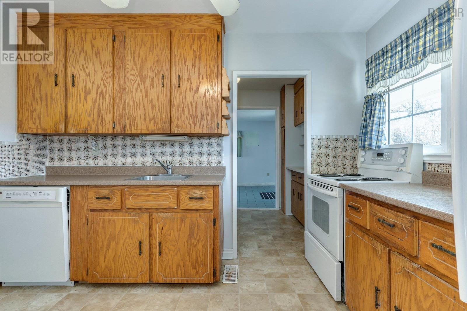 28 Charlottetown Way, Dartmouth, Nova Scotia  B2V 2A7 - Photo 8 - 202505228