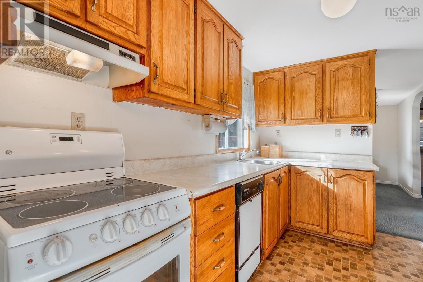 621 Rocky Lake Drive, Bedford, Nova Scotia  B4A 2T4 - Photo 15 - 202505230