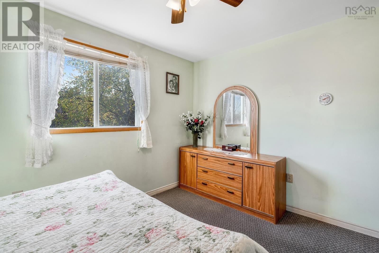 621 Rocky Lake Drive, Bedford, Nova Scotia  B4A 2T4 - Photo 18 - 202505230