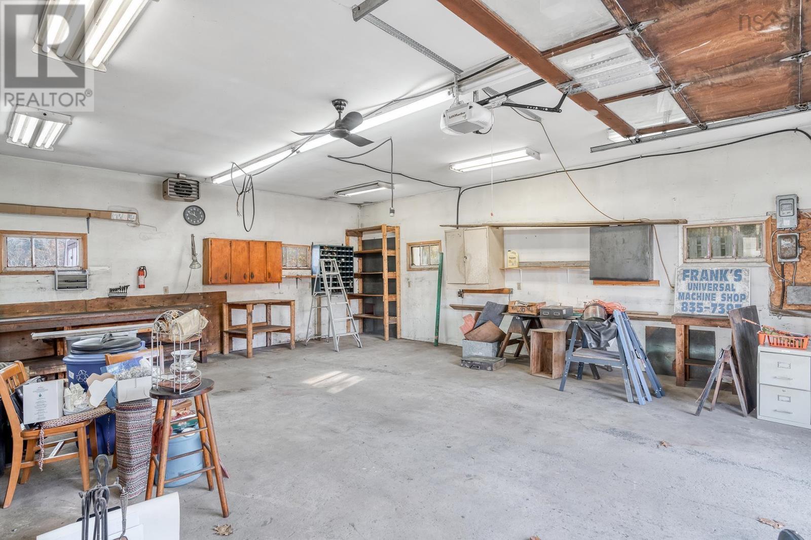 621 Rocky Lake Drive, Bedford, Nova Scotia  B4A 2T4 - Photo 37 - 202505230