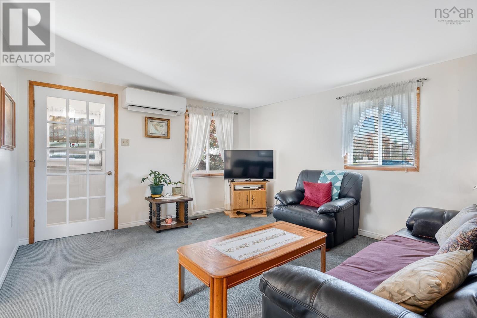 621 Rocky Lake Drive, Bedford, Nova Scotia  B4A 2T4 - Photo 7 - 202505230