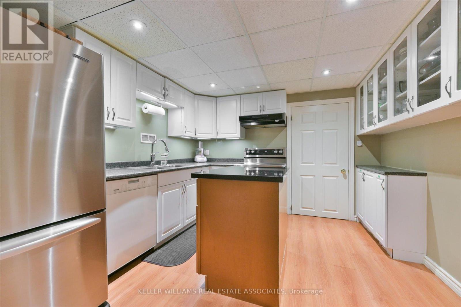 33 Hartford Trail, Brampton, Ontario  L6W 4K2 - Photo 33 - W12027712