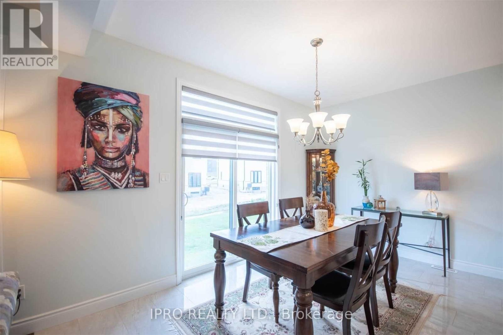 Photo 11 of 33 for 3719 Somerston Crescent