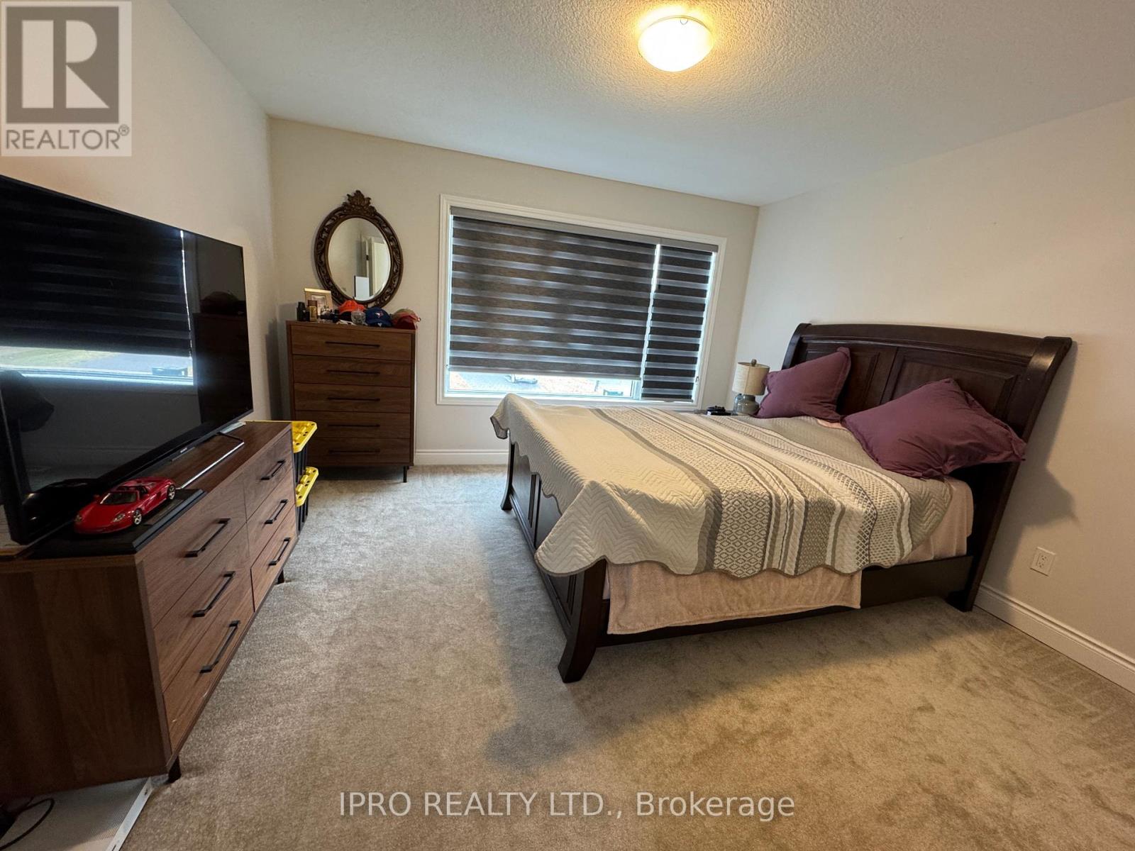 Photo 16 of 33 for 3719 Somerston Crescent