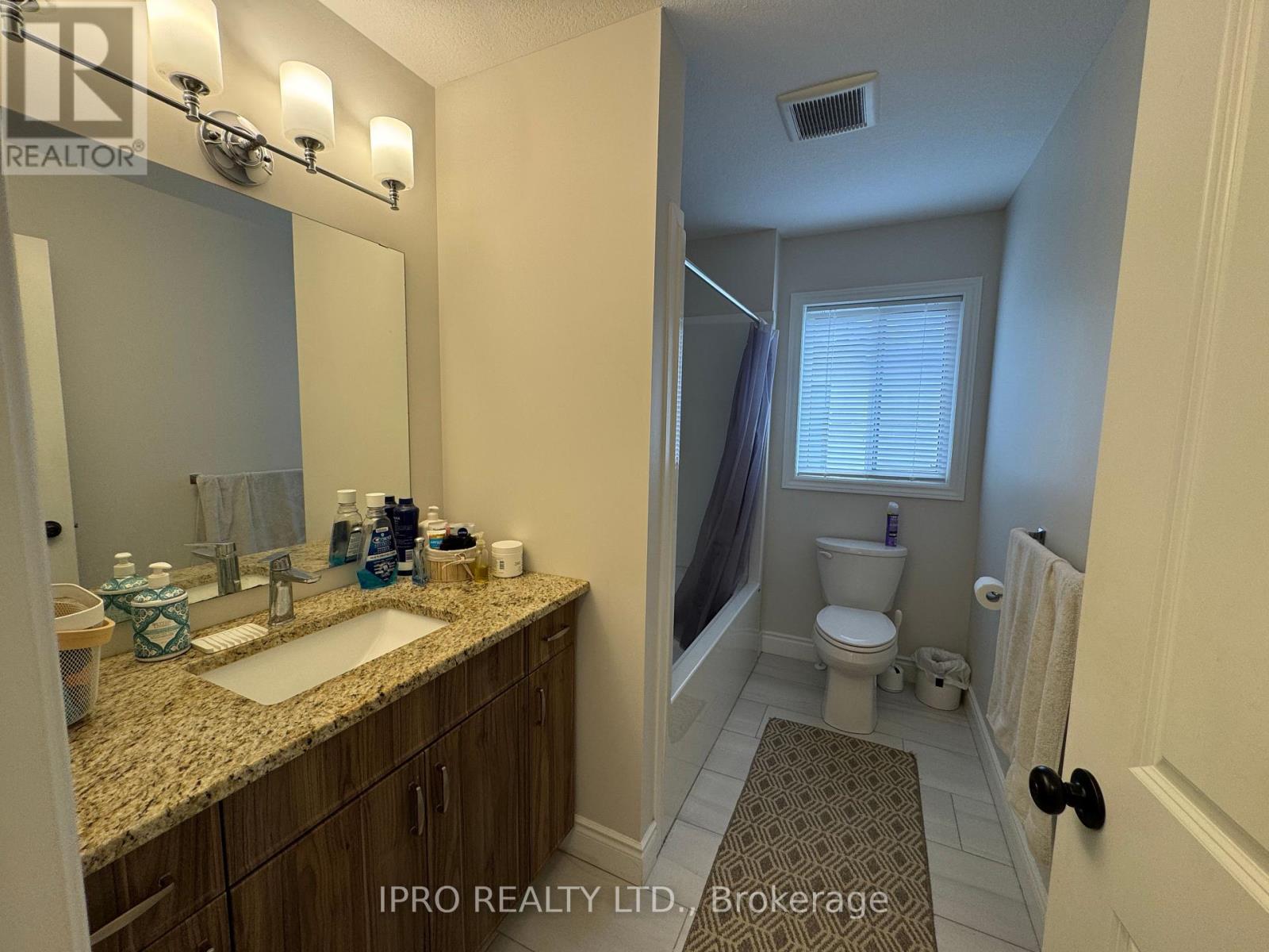 Photo 20 of 33 for 3719 Somerston Crescent