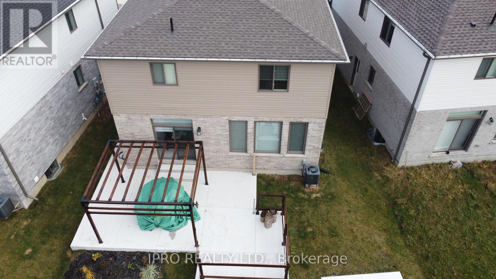 Photo 33 of 33 for 3719 Somerston Crescent