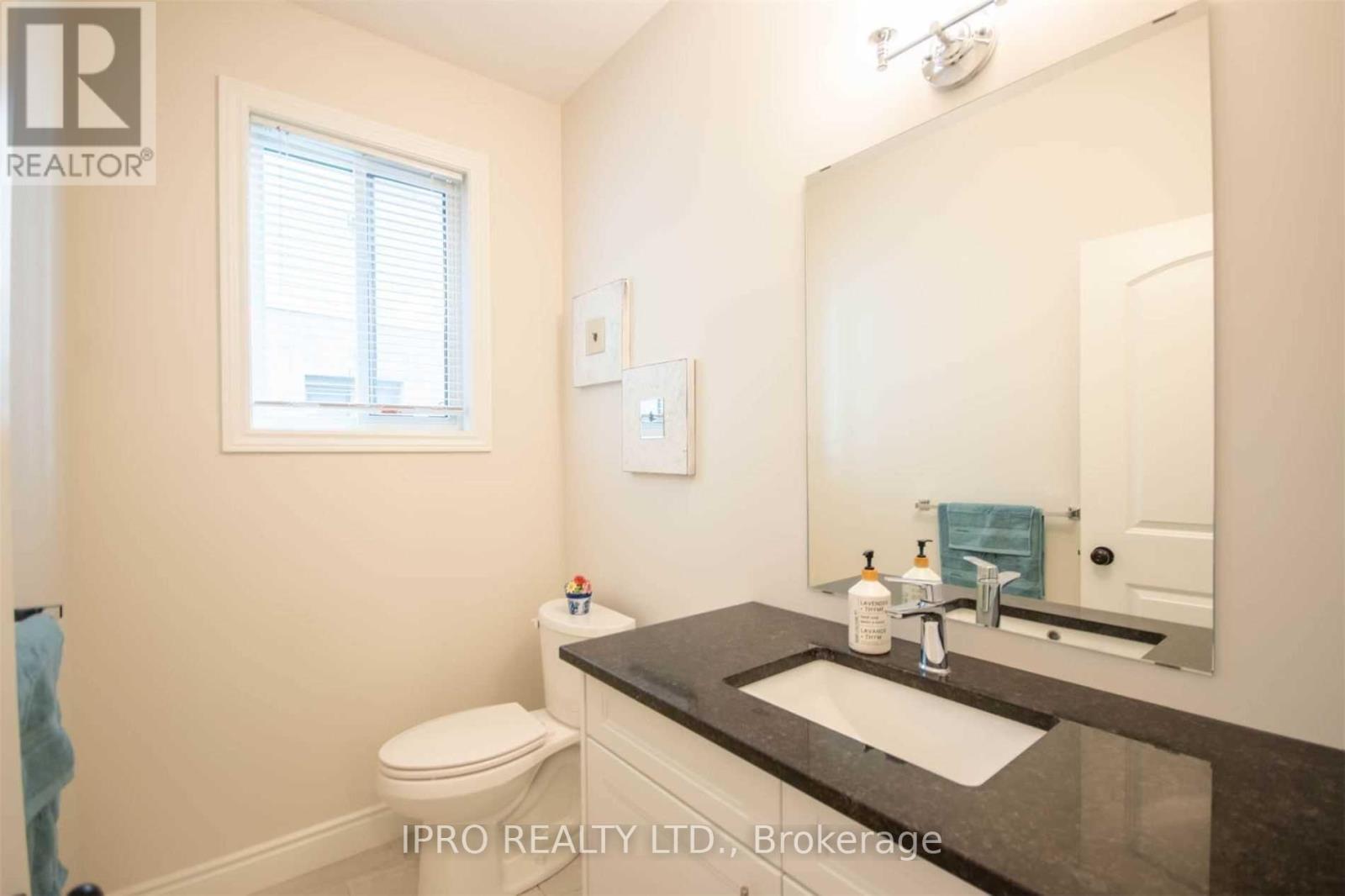 Photo 8 of 33 for 3719 Somerston Crescent