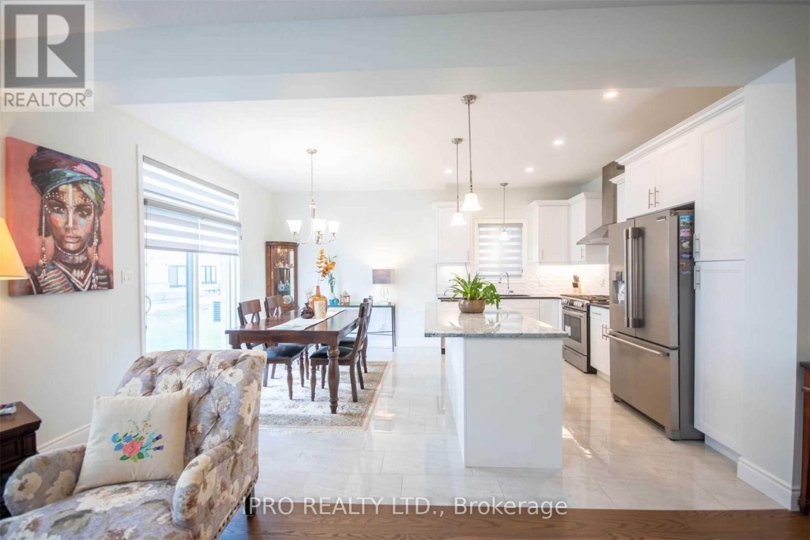 Photo 9 of 33 for 3719 Somerston Crescent