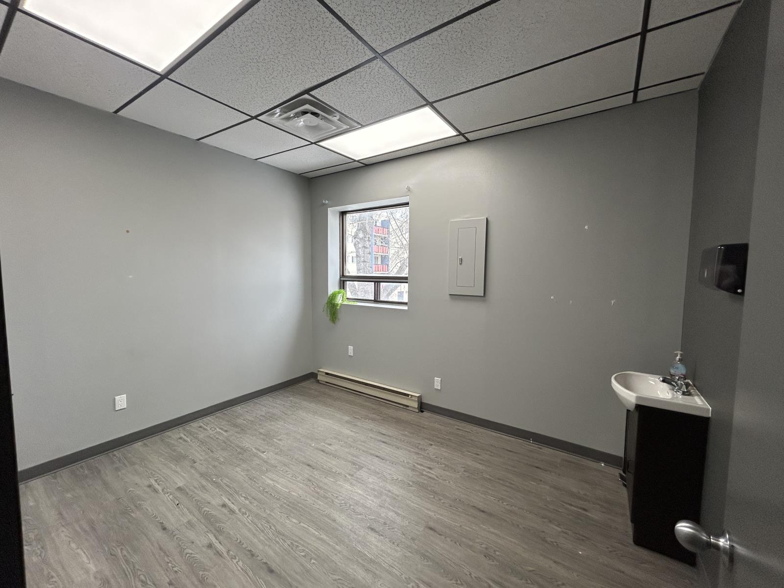 2989 Pembina Hwy, Winnipeg, Manitoba  R3T 2H5 - Photo 13 - 67d9d631ed27fc70a29e593d