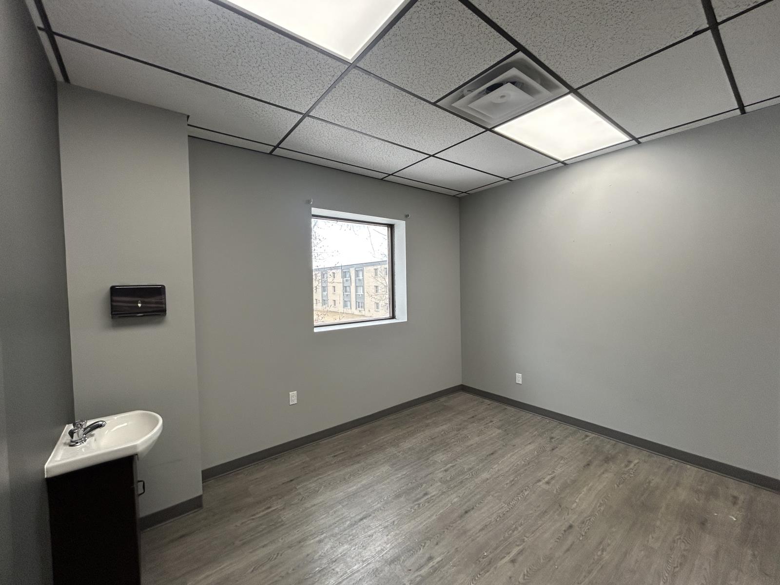 2989 Pembina Hwy, Winnipeg, Manitoba  R3T 2H5 - Photo 9 - 67d9d631ed27fc70a29e593d