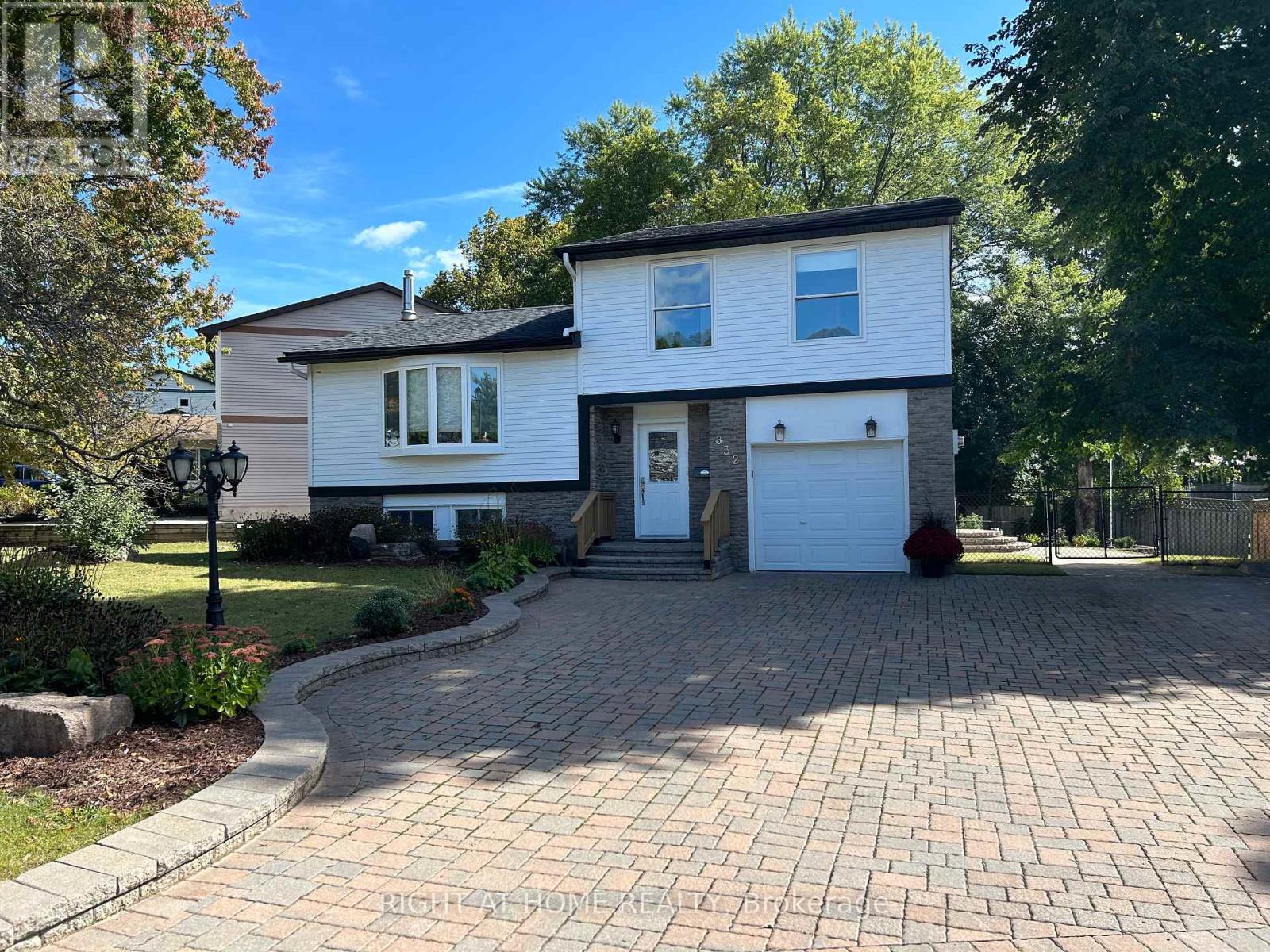 832 BORONIA CRESCENT, Newmarket, Ontario