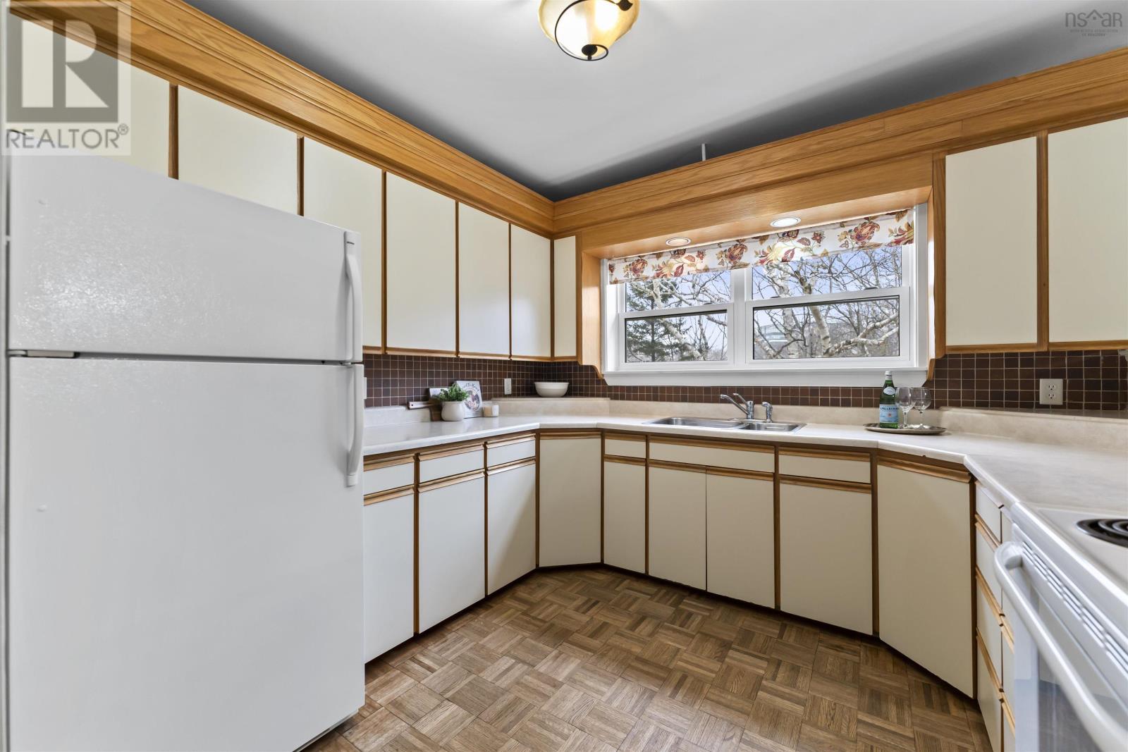 267 Douglas Crescent, Halifax, Nova Scotia  B3M 3B6 - Photo 9 - 202505235