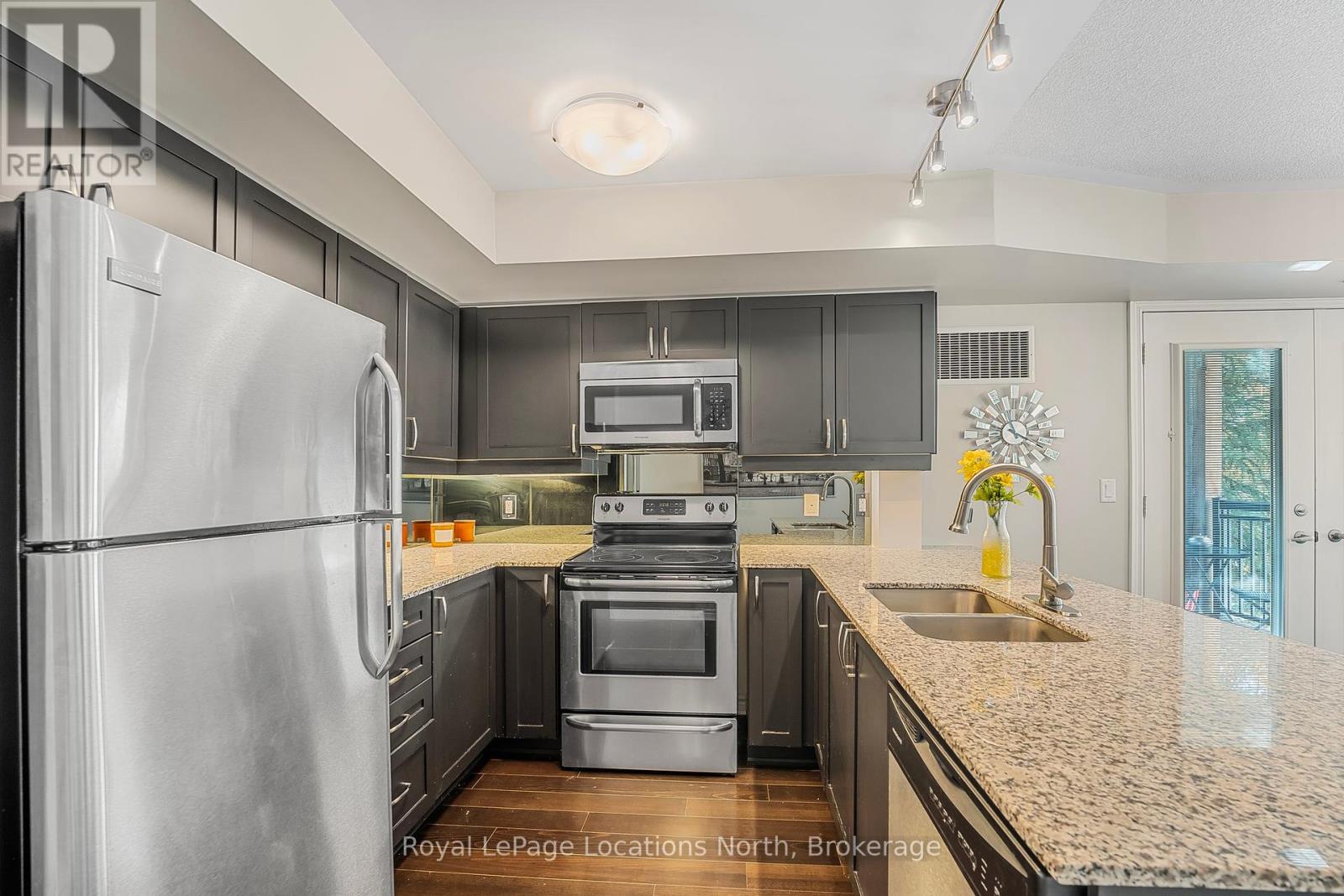 201 - 4 Brandy Lane Drive, Collingwood, Ontario  L9Y 0X4 - Photo 8 - S12027822