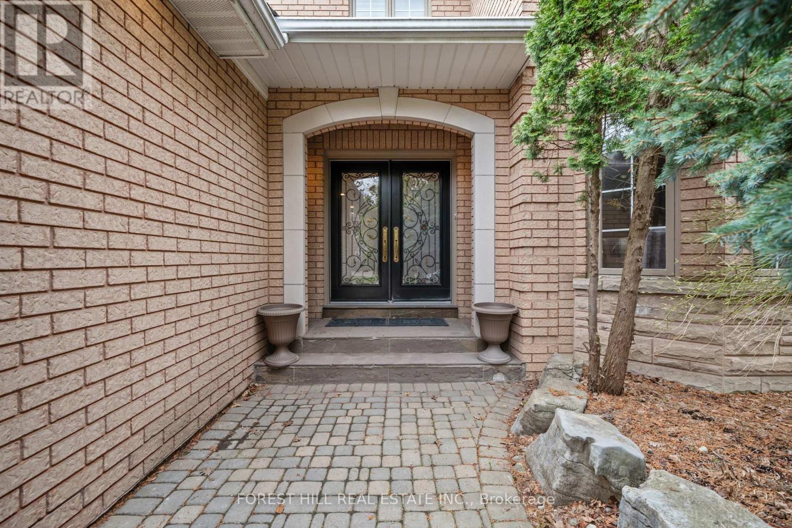 Property at 55 DIREZZE COURT image 2