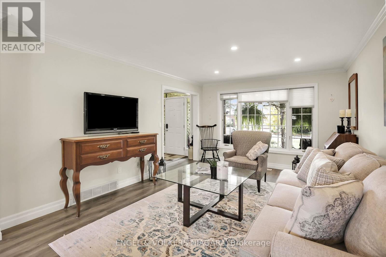 624 Simcoe Street, Niagara-On-The-Lake (Town), Ontario  L0S 1J0 - Photo 10 - X12028001