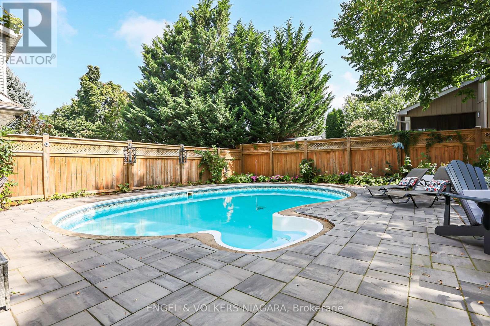 624 Simcoe Street, Niagara-On-The-Lake (Town), Ontario  L0S 1J0 - Photo 42 - X12028001