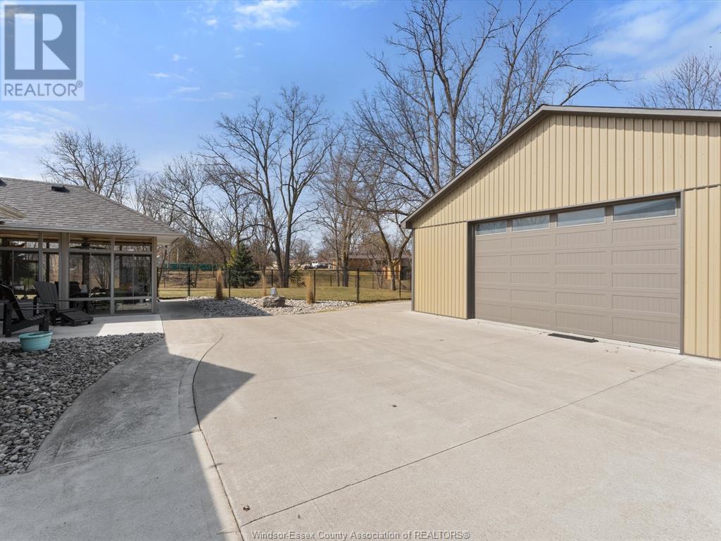 Property at 613 TALBOT TRAIL image 5