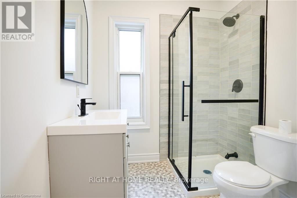 136 Macnab Street N, Hamilton, Ontario  L8R 2M3 - Photo 14 - X12027983