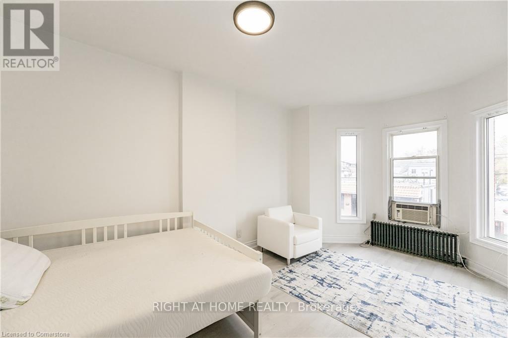 136 Macnab Street N, Hamilton, Ontario  L8R 2M3 - Photo 18 - X12027983