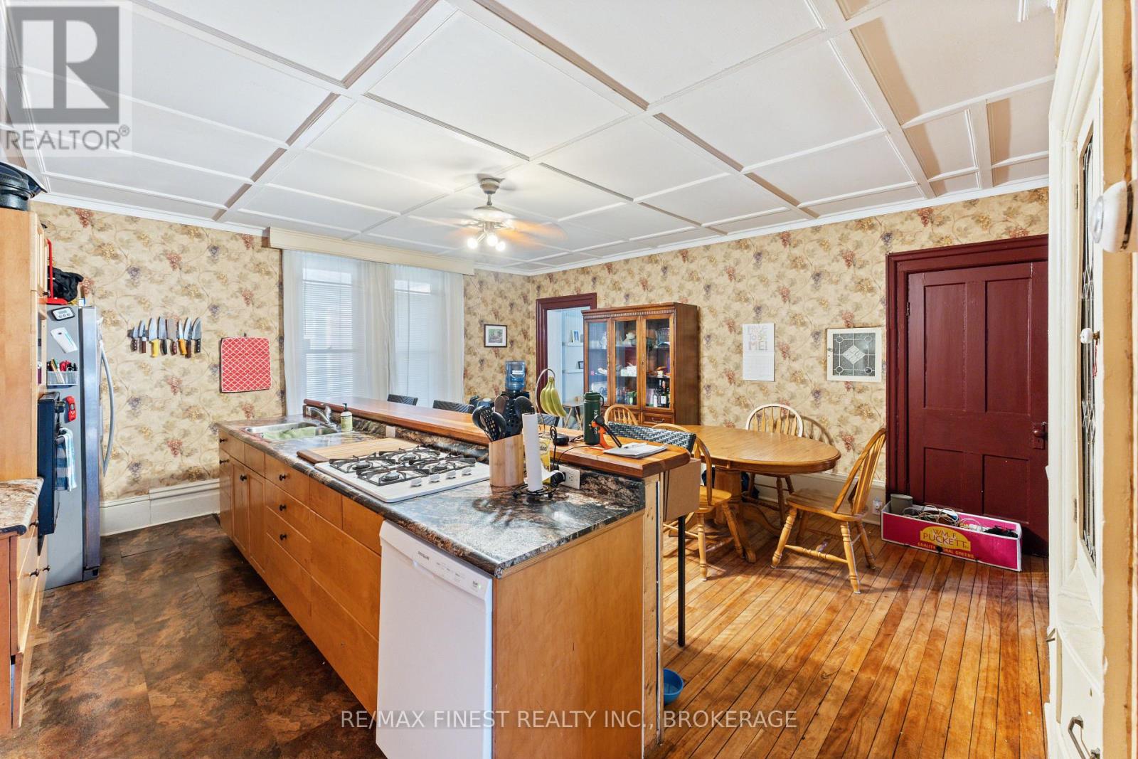 220 Dundas Street W, Greater Napanee, Ontario  K7R 2A8 - Photo 10 - X12028124