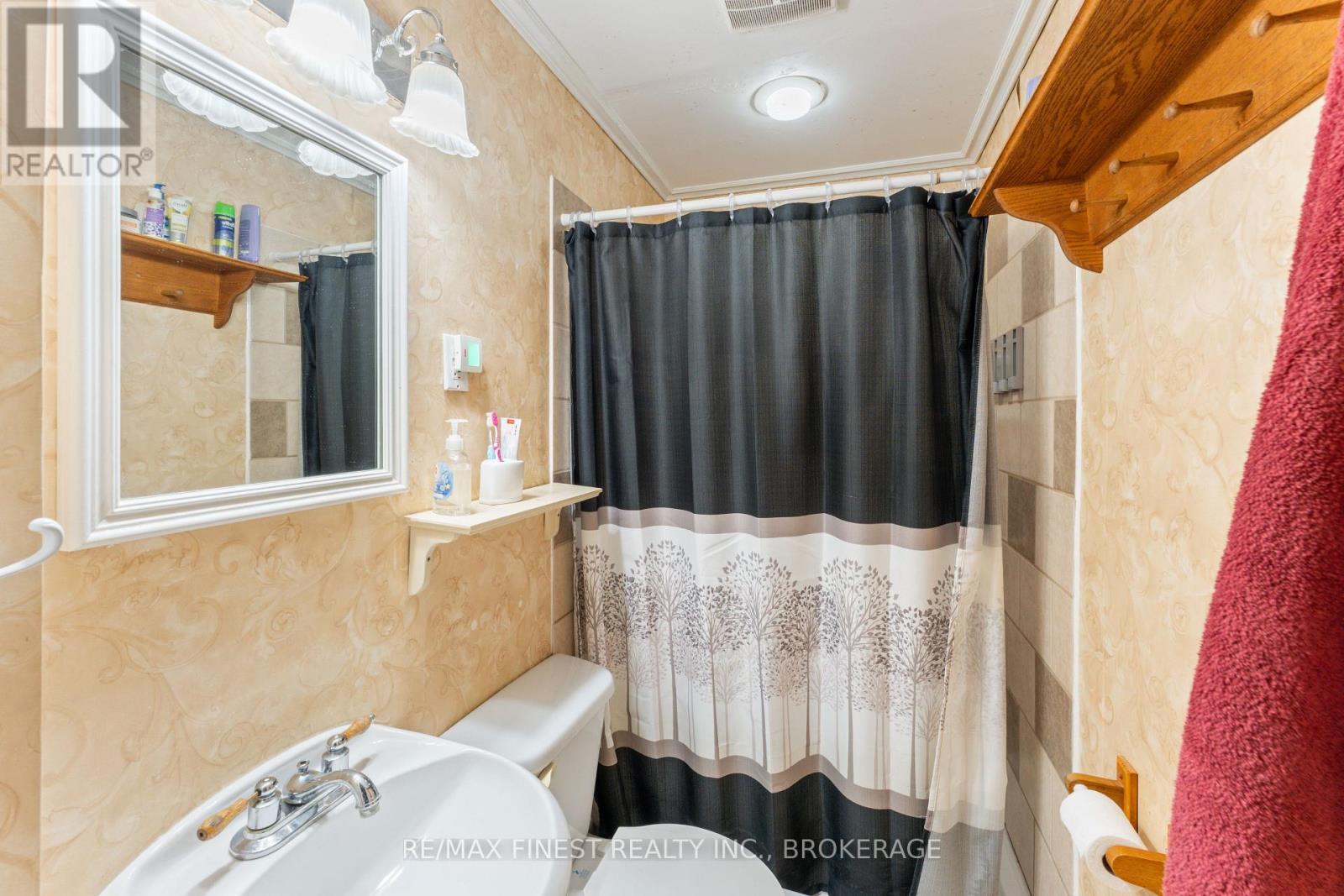 220 Dundas Street W, Greater Napanee, Ontario  K7R 2A8 - Photo 25 - X12028124