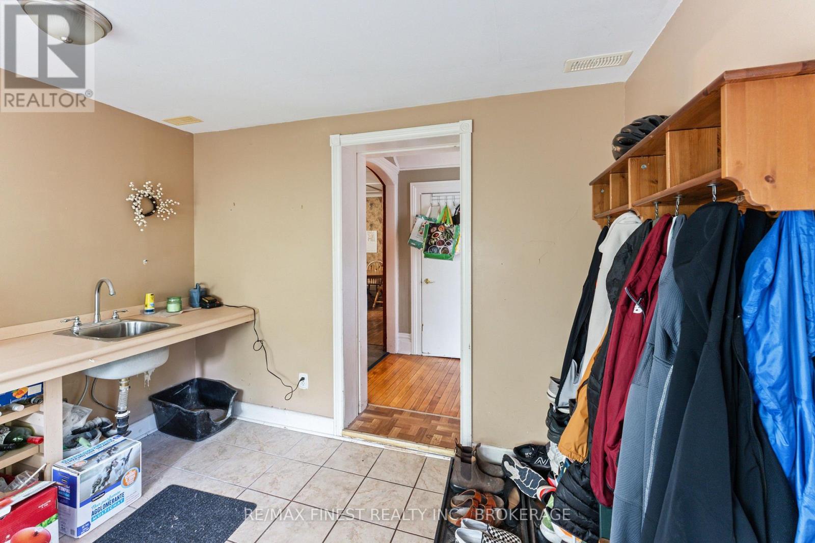 220 Dundas Street W, Greater Napanee, Ontario  K7R 2A8 - Photo 9 - X12028124