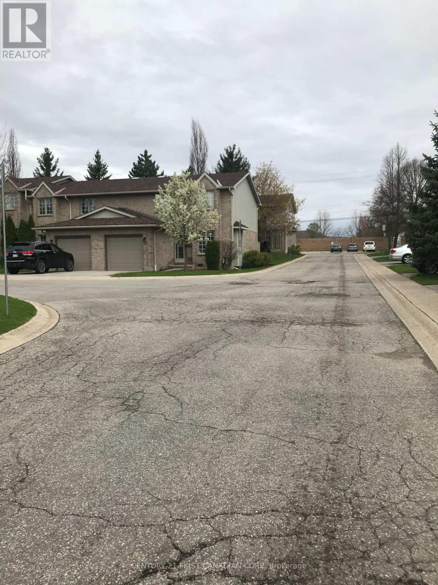 35 - 340 Ambleside Drive, London, Ontario  N6G 4Y5 - Photo 3 - X12028010