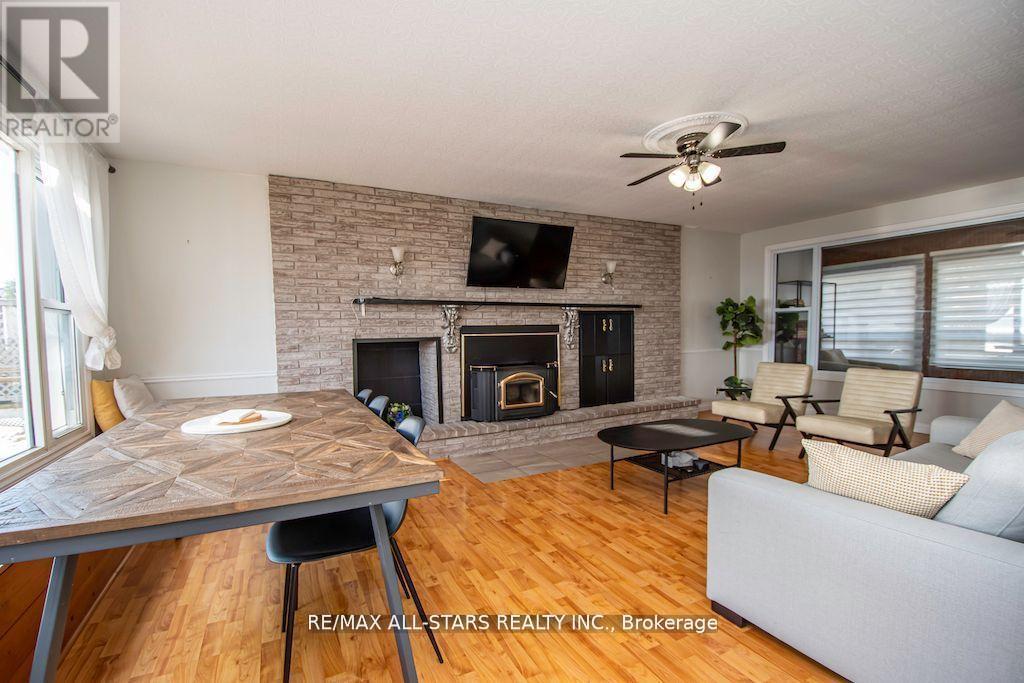 122 Fenelon Drive, Kawartha Lakes, Ontario  K0M 1G0 - Photo 12 - X12028157