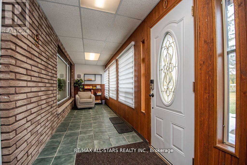122 Fenelon Drive, Kawartha Lakes, Ontario  K0M 1G0 - Photo 9 - X12028157