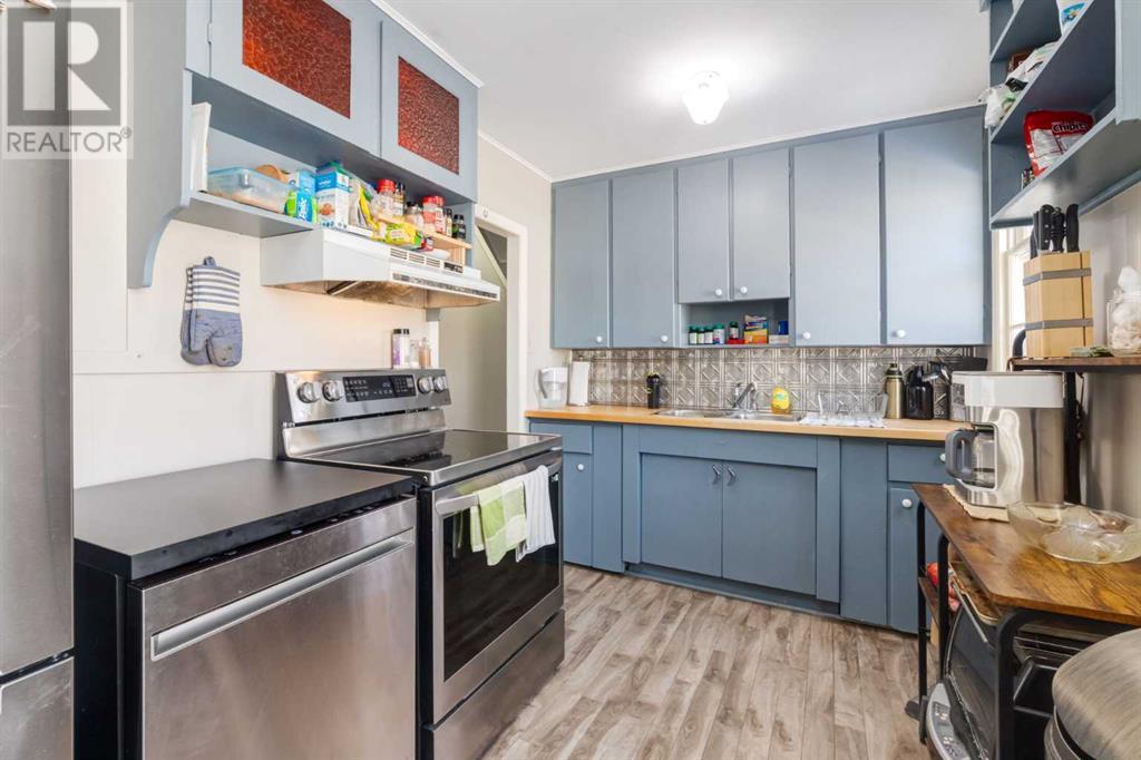 Property at 721 19 Street NW image 3