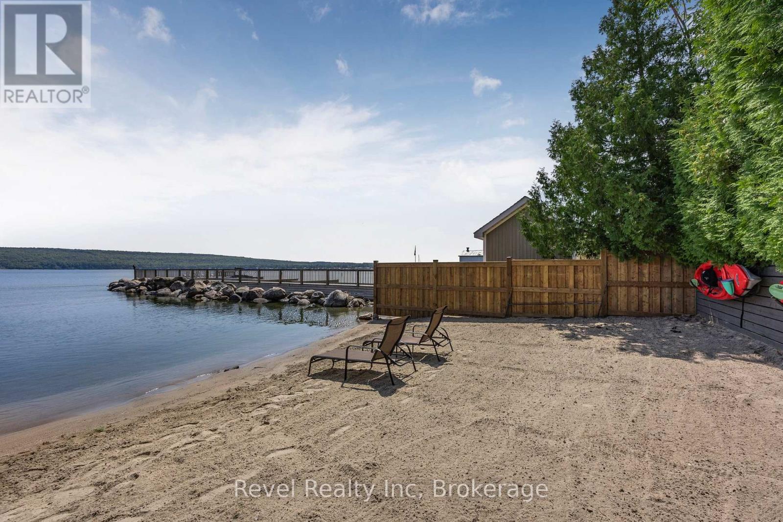 237 West Shore Drive, Tiny, Ontario  L9M 0M7 - Photo 4 - S12028065