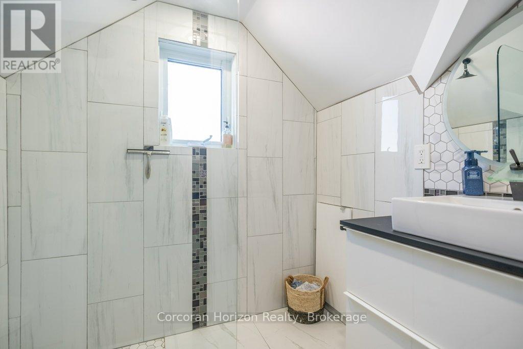 280 Robins Point Road, Tay, Ontario L0K 2A0 - Photo 28 - S12028117