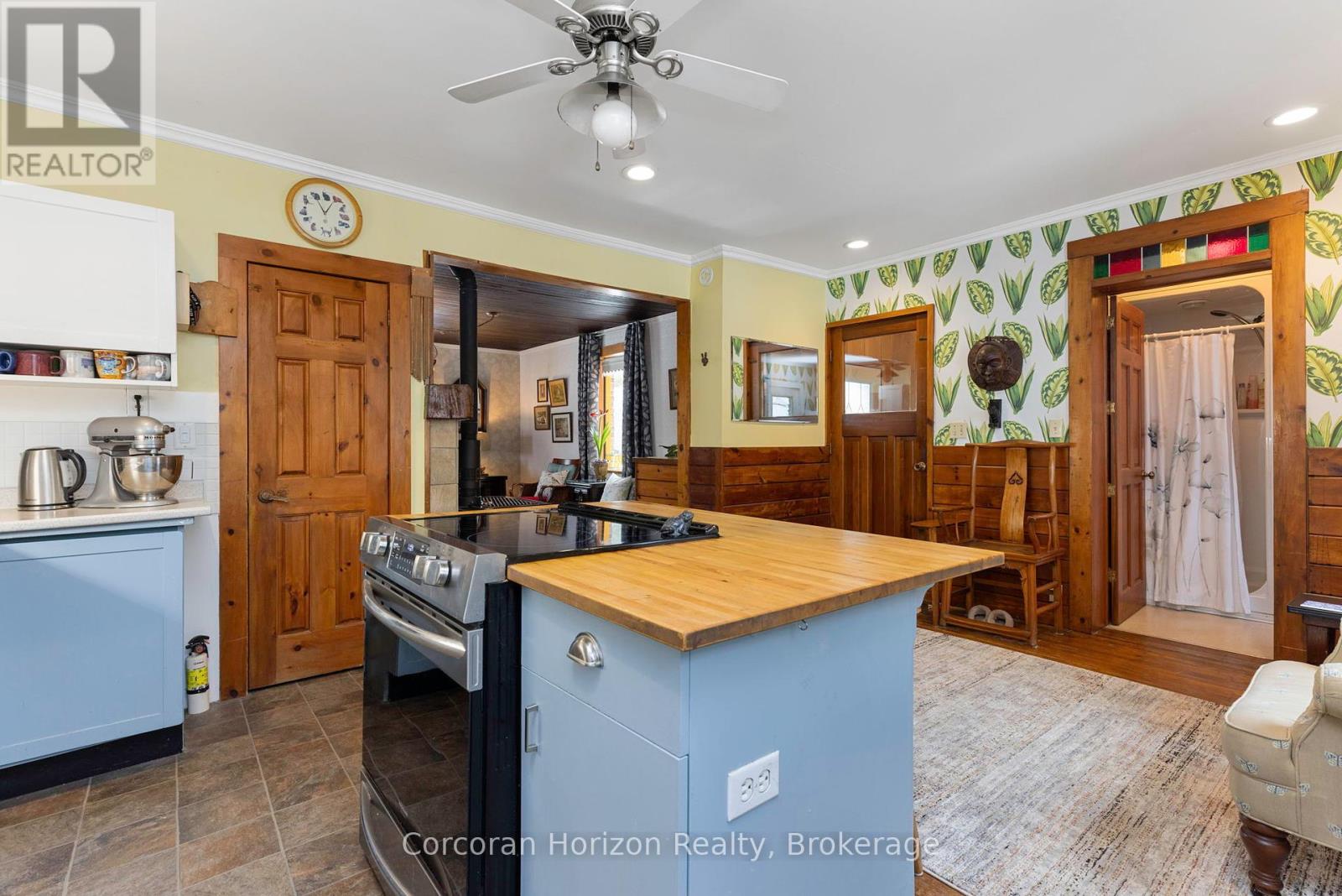 1641 Walkers Point Road, Muskoka Lakes, Ontario  P1P 1R2 - Photo 13 - X12028176