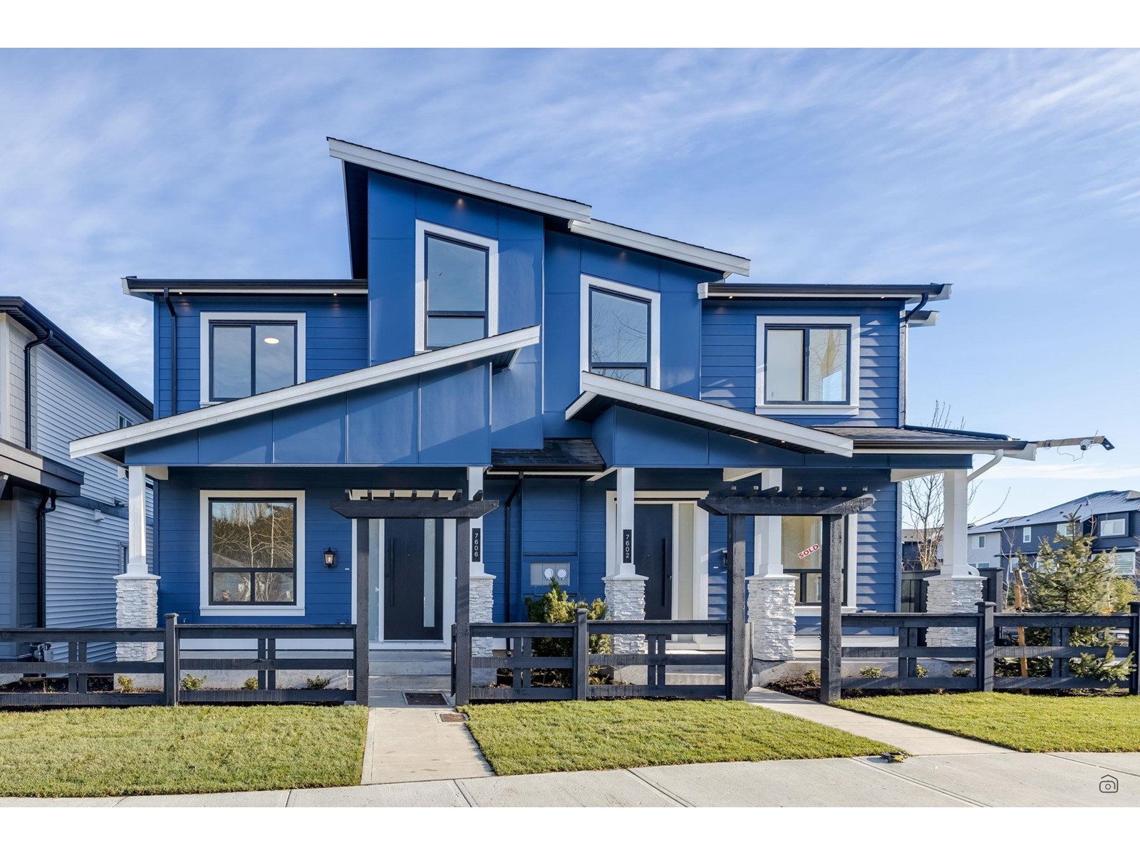 Property at 7606 196 STREET image 2