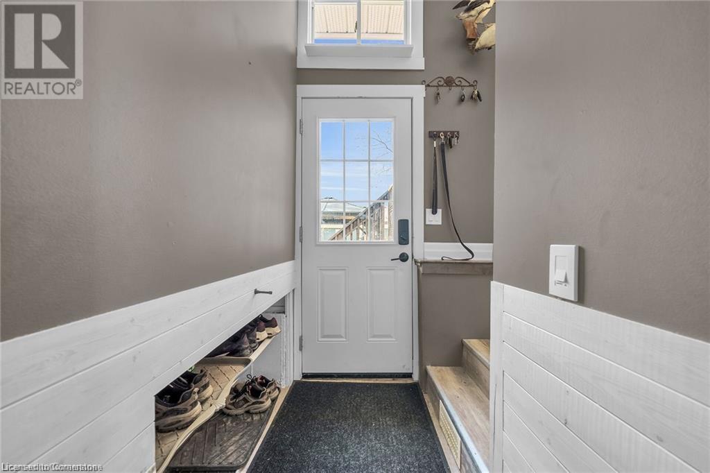 Property at 2970 LAKESHORE Road image 5