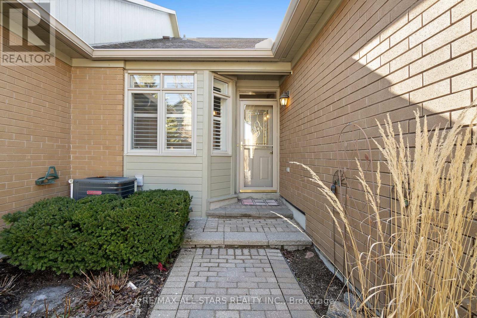 Property at 81 CELEBRITY GREENS WAY image 2